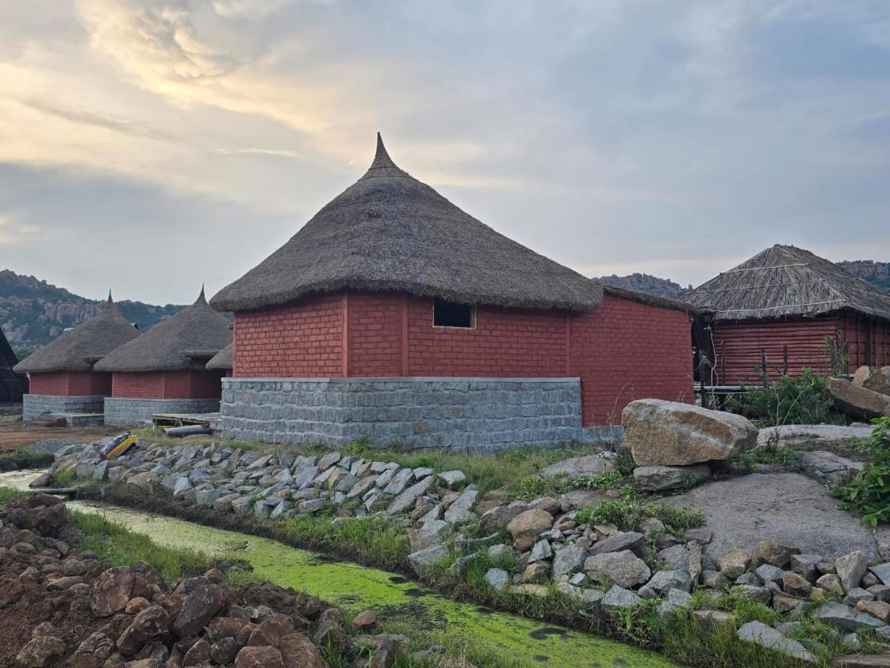 Golden Chariot Resort Hampi Kültér fotó