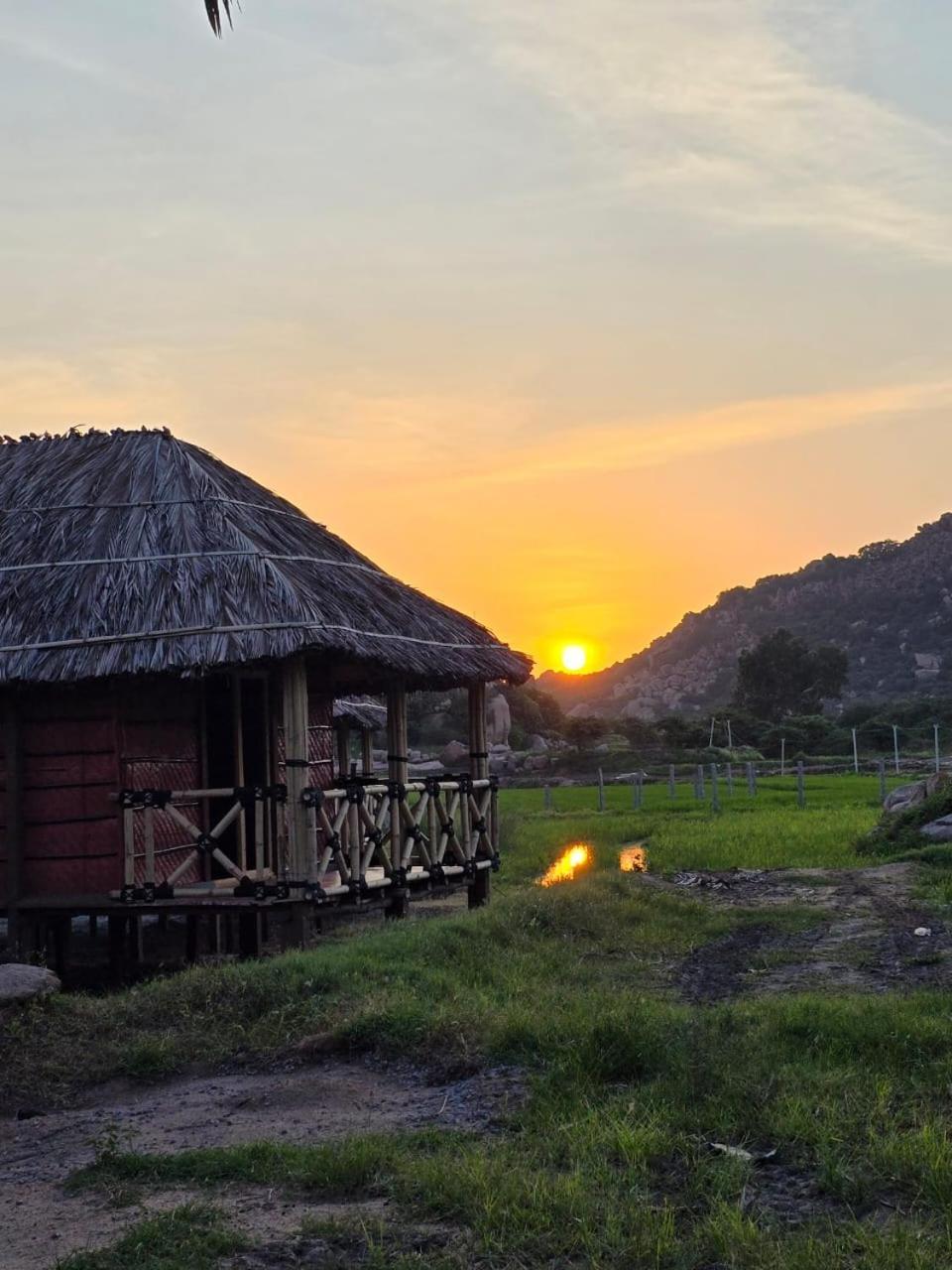 Golden Chariot Resort Hampi Kültér fotó